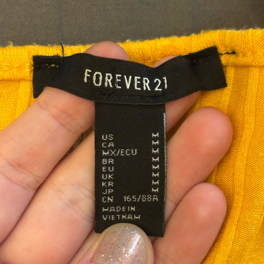Cropped Tank Top - Picture 3 of 3